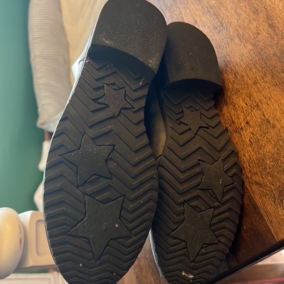 booties - Picture 3 of 3